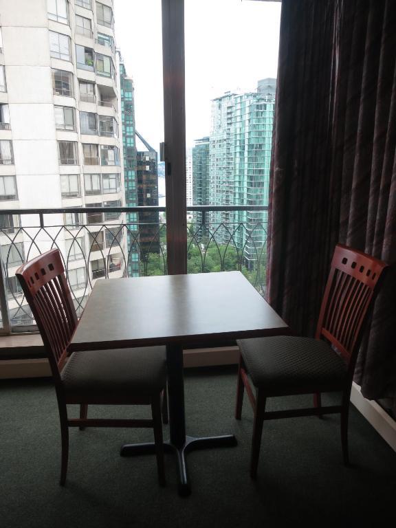 Tropicana Suite Hotel Vancouver Cameră foto